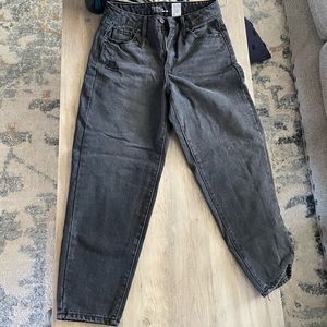 Black mom jeans